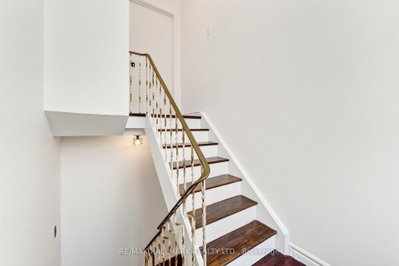 Unit UPPER / 2ND — 402 Kingston Road — photo 6
