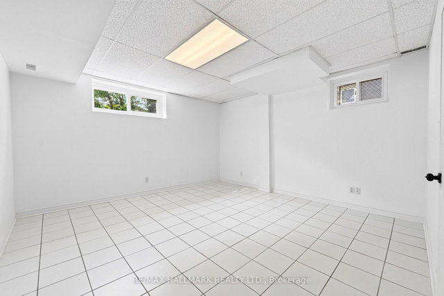 LOWER / BSMT - 402 Kingston Road