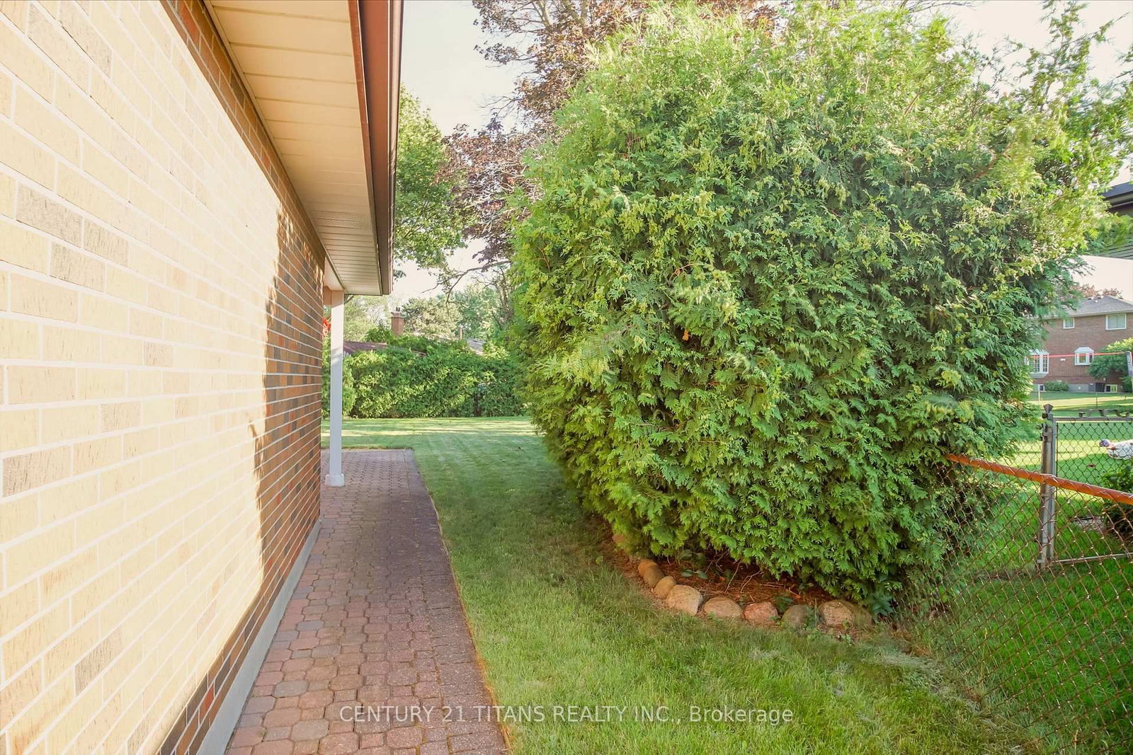 9 Minos Crescent, Toronto, ON, photo 3
