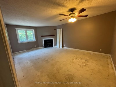 Unit 220 — 193 Lake Driveway W — photo 3