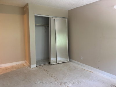 Unit 220 — 193 Lake Driveway W — more photos
