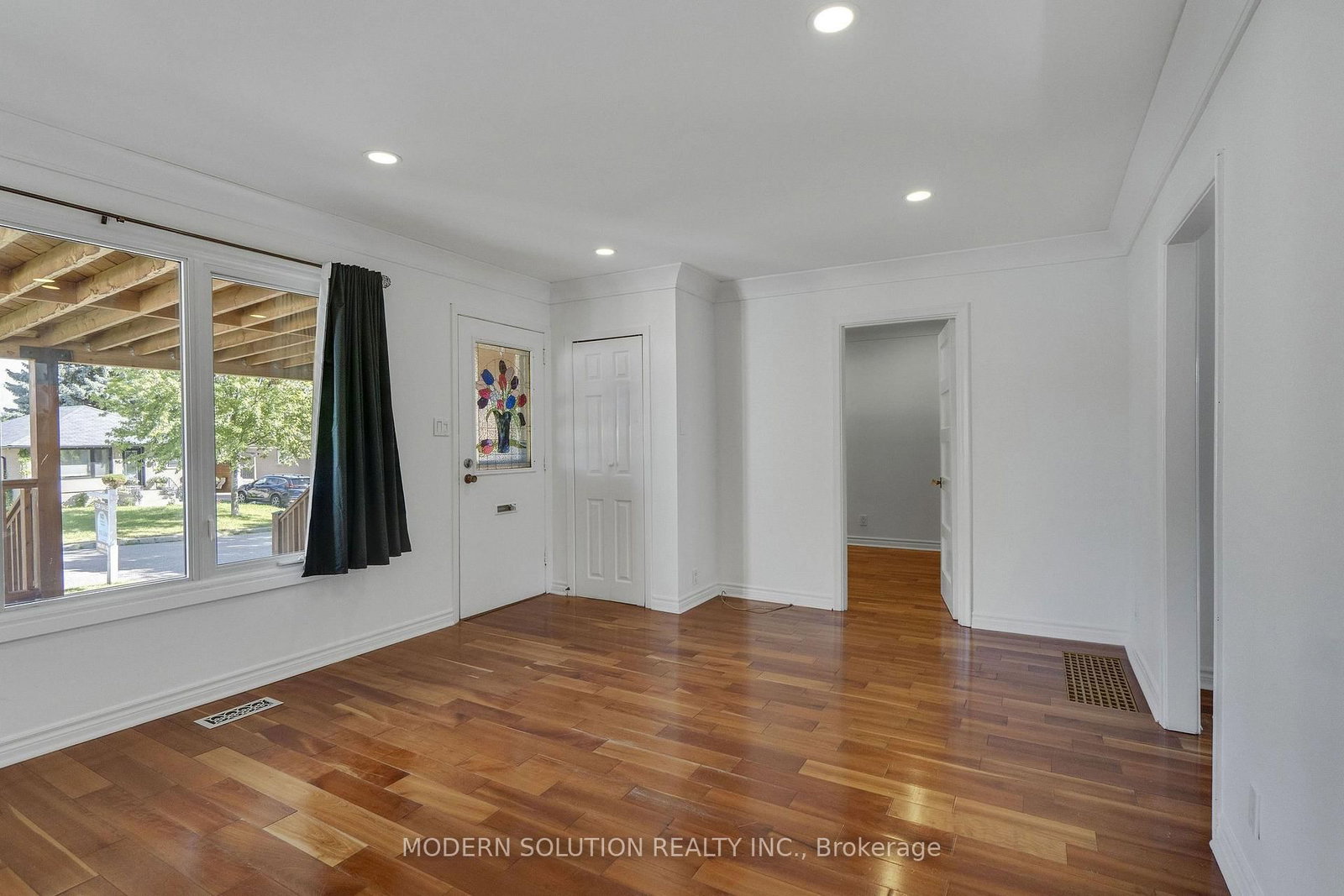 31 Elm Street • Ajax, ON photo 11