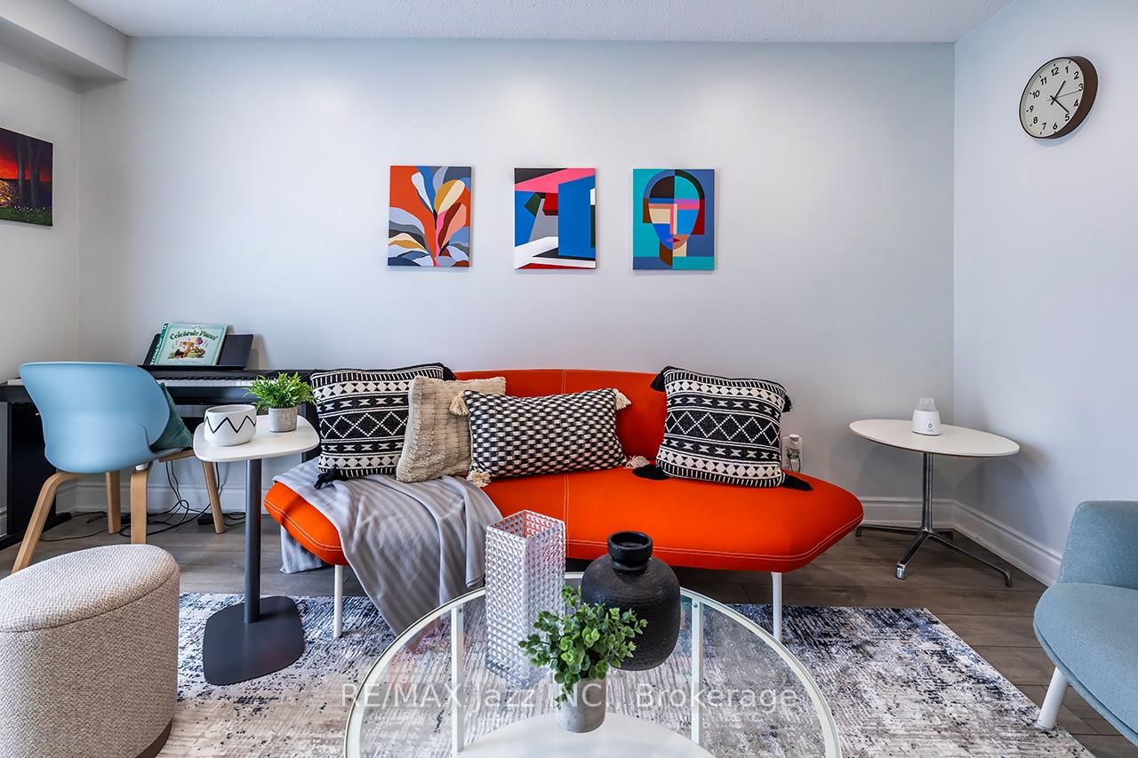 15 Graham Court • Whitby, ON photo 12