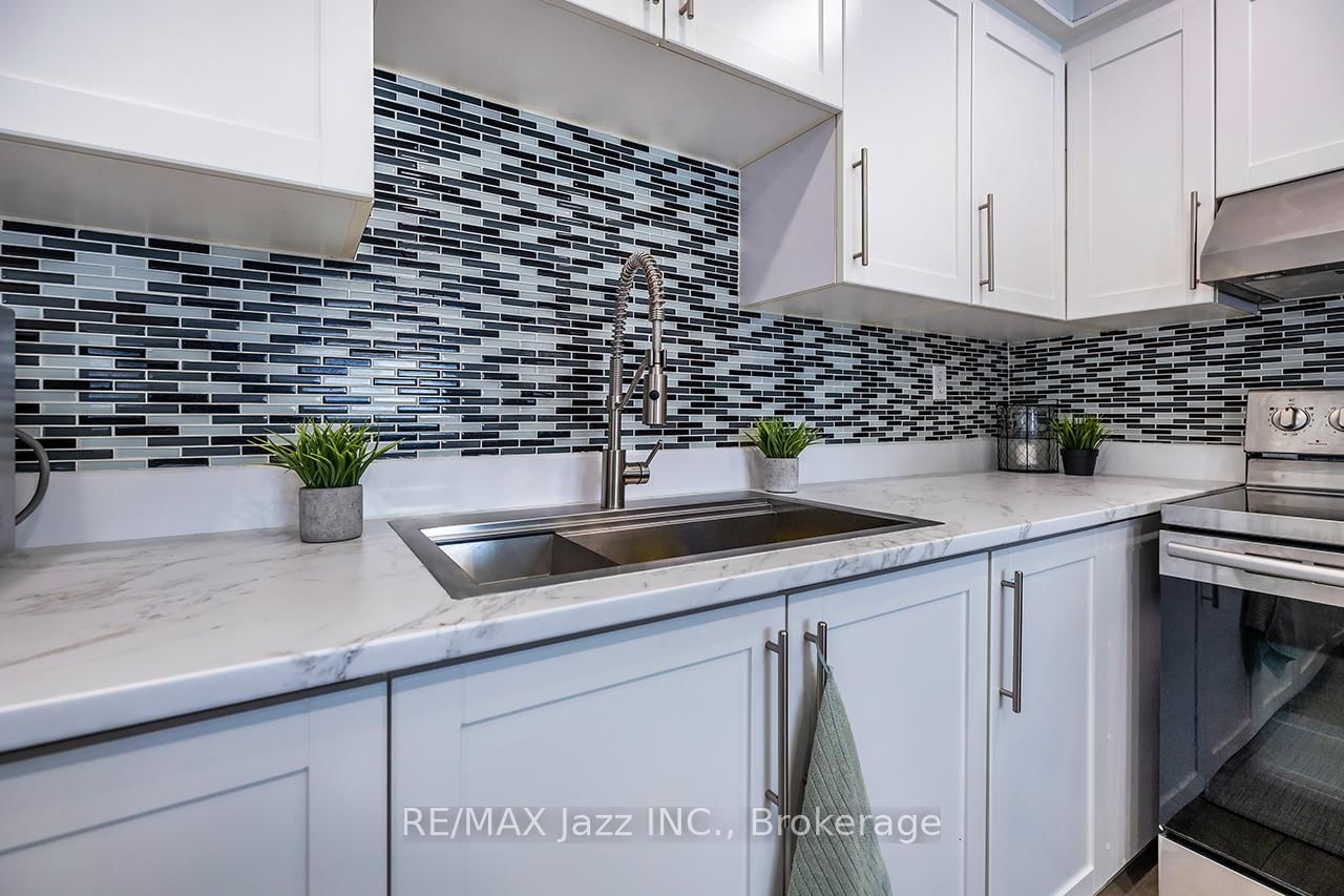 15 Graham Court • Whitby, ON photo 15