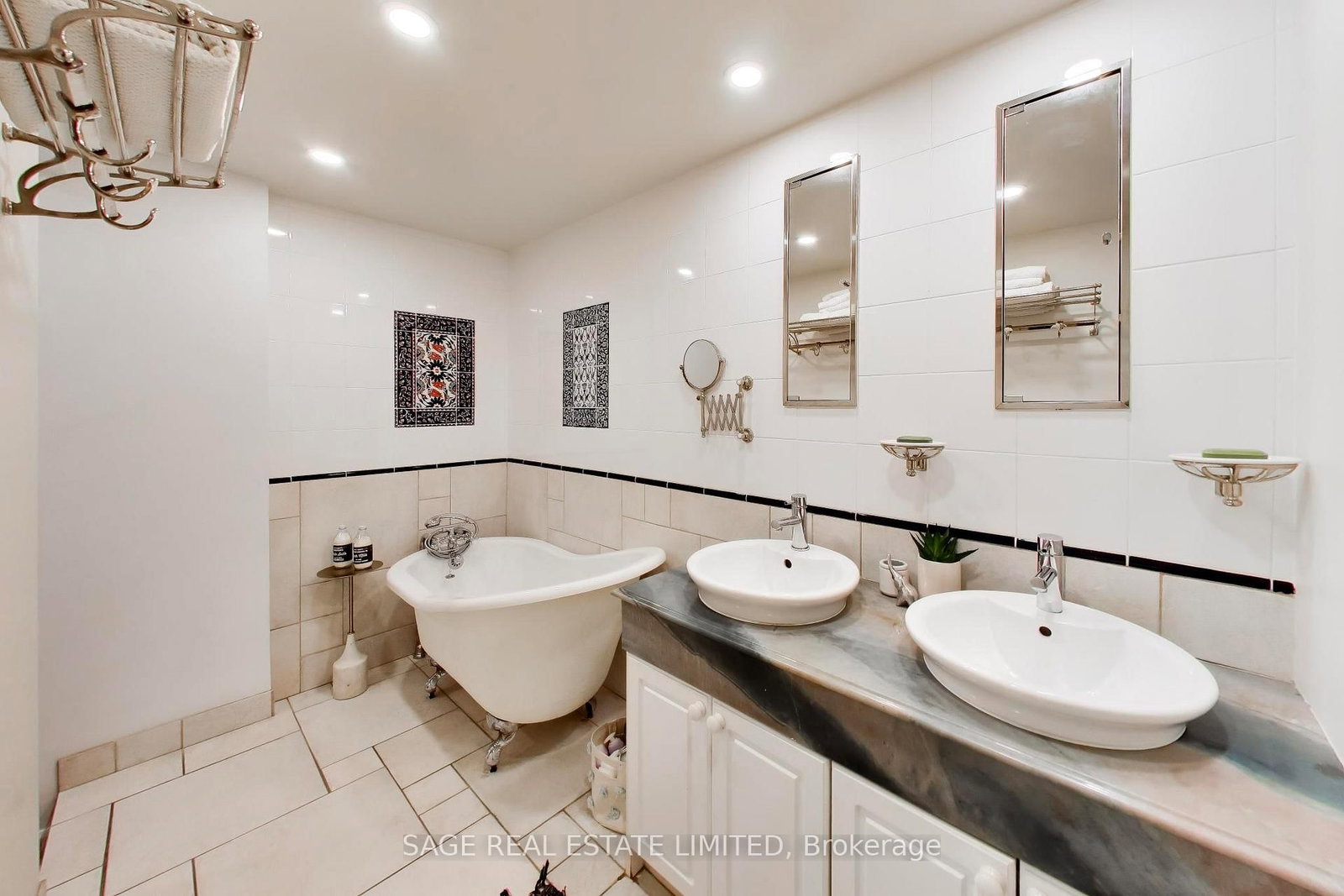 111-660 Pape Avenue, Toronto, ON, photo 5