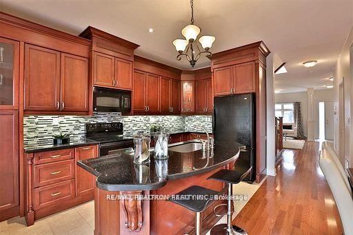 Upper - 1339 Woodbine Avenue