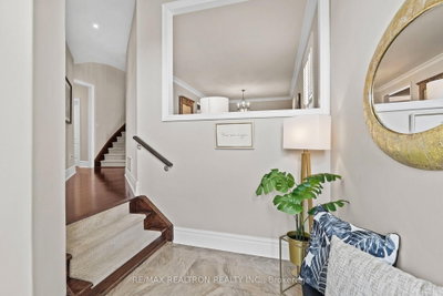 1020 Colonial Street — photo 3