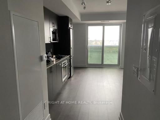 319 - 2550 Simcoe St N Street