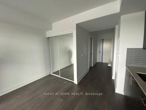 319 - 2550 Simcoe St N Street