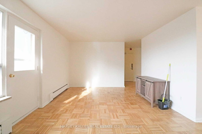 1751 Victoria Park Ave photo 4