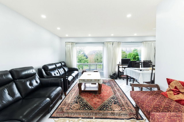 26 Roughfield Crescent