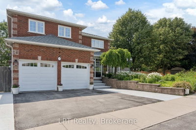 1 Mayfield Crescent — photo 4