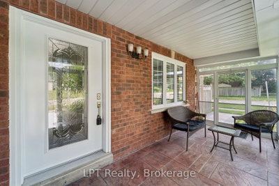1 Mayfield Crescent — photo 6