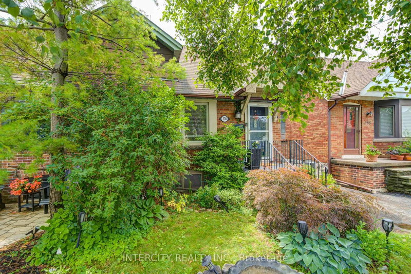 256 Blantyre Avenue
