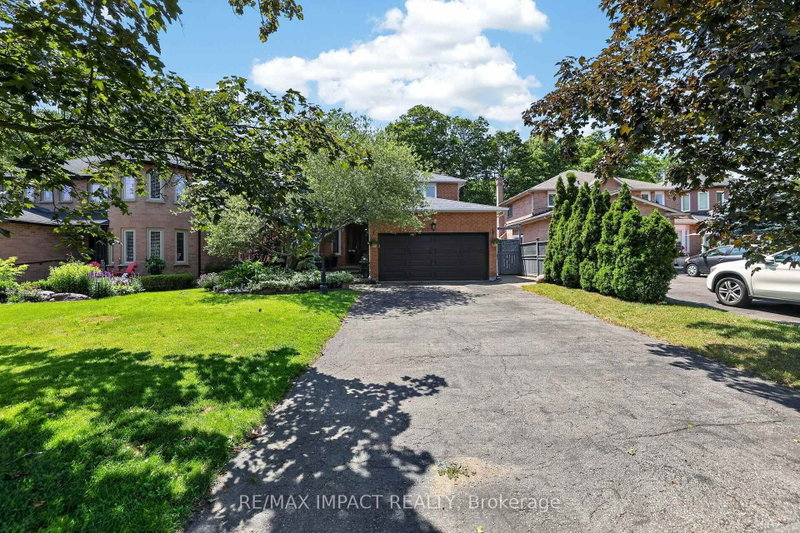 2358 Wildwood Crescent