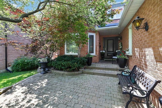 2358 Wildwood Crescent