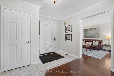 2358 Wildwood Crescent — photo 5