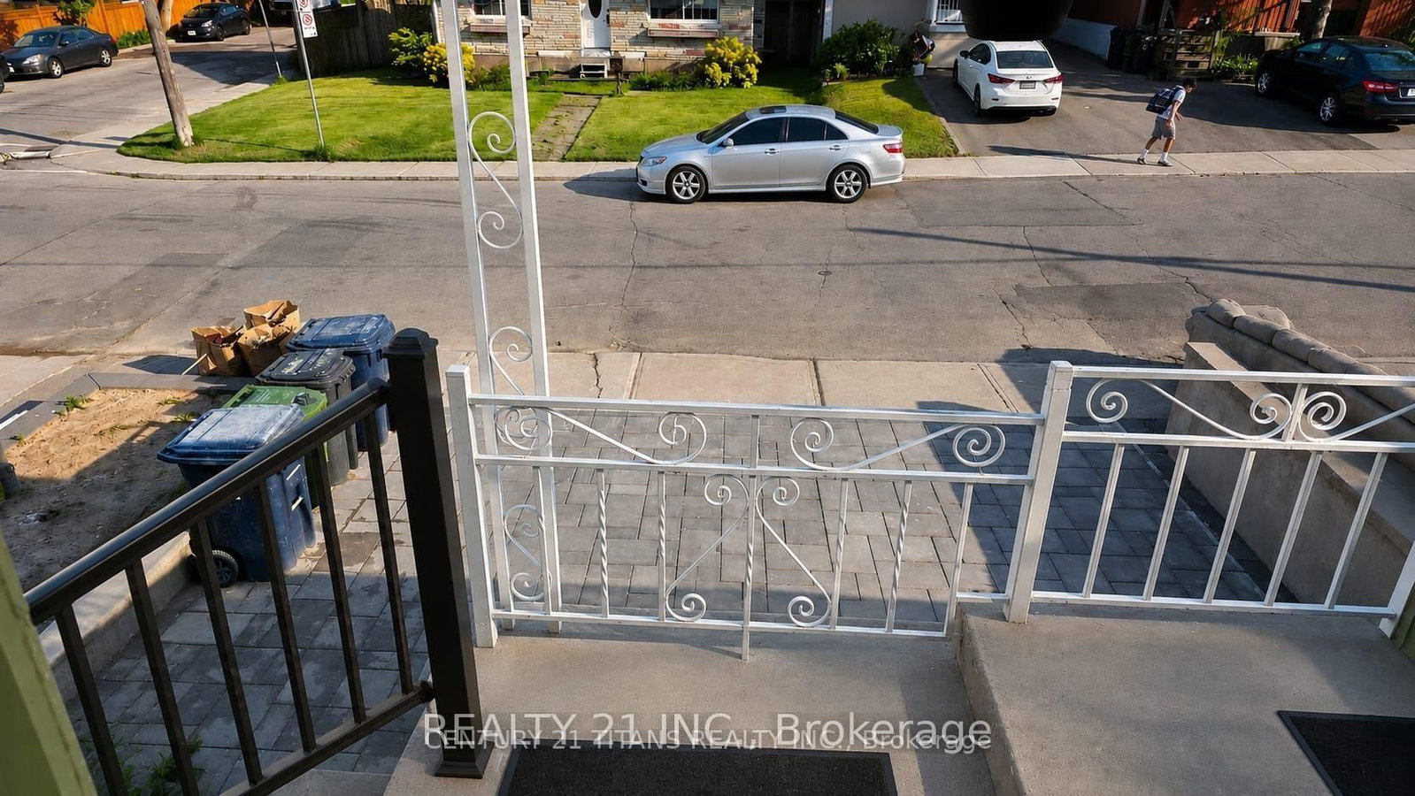 8 Mack Avenue • Toronto, ON photo 5