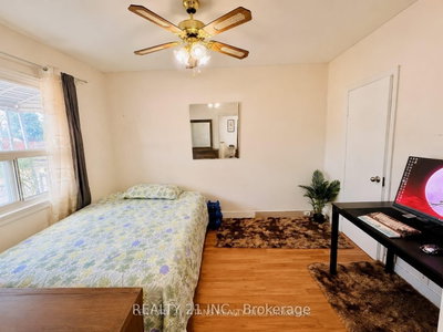 8 Mack Avenue — more photos