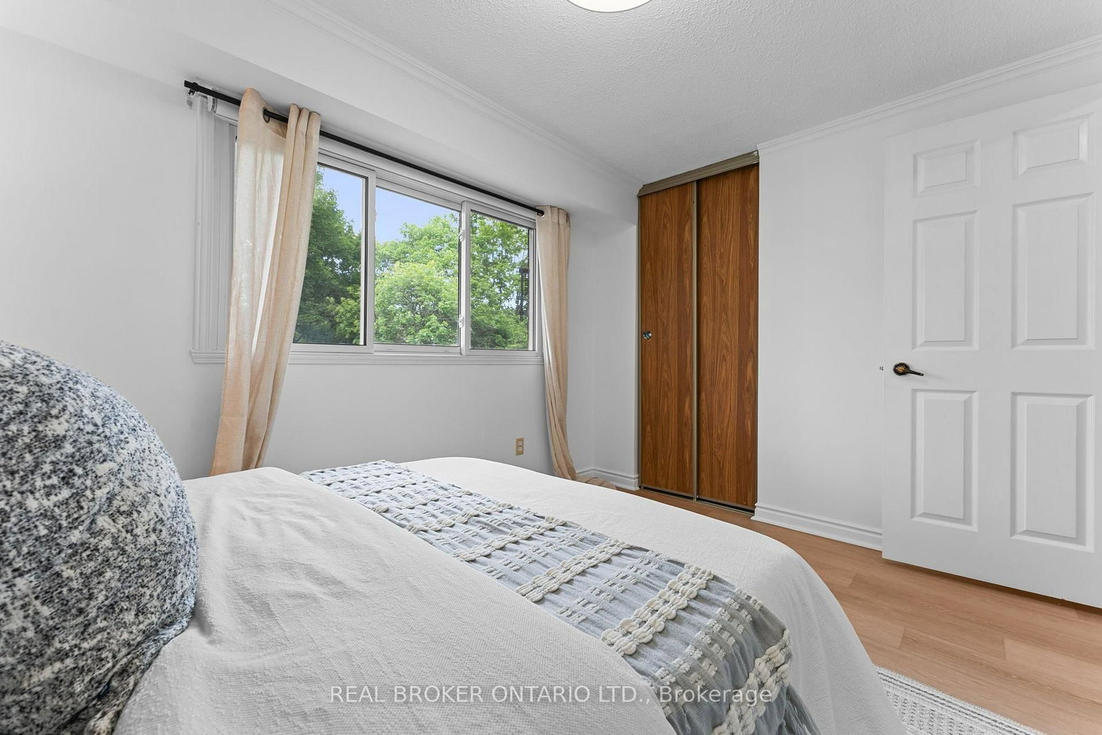 1 Baronial Court • Toronto, ON photo 23