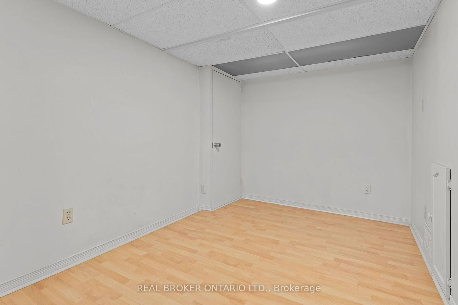 1 Baronial Court • Toronto, ON photo 38