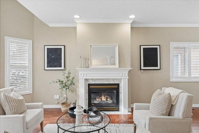 1886 Pine Grove Avenue — more photos