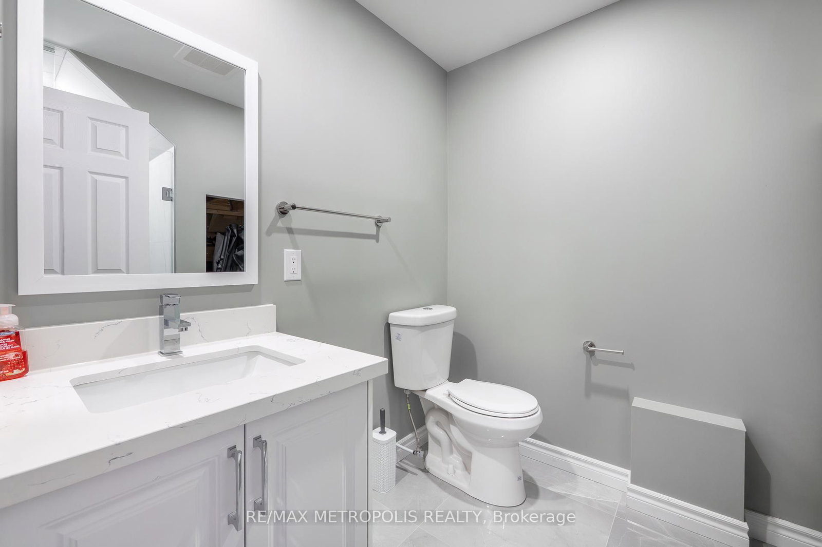 127 Mcphail Avenue • Clarington, ON photo 40