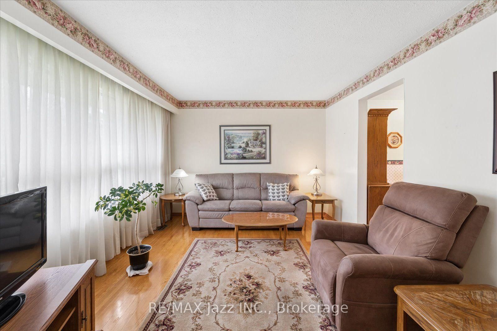 616 Bickle Drive • Oshawa, ON photo 6