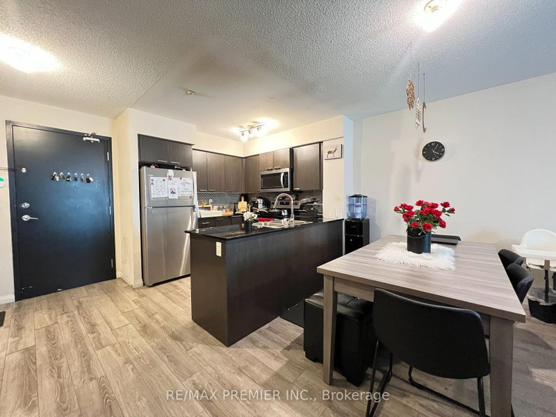 2150 Lawrence Ave E photo 4