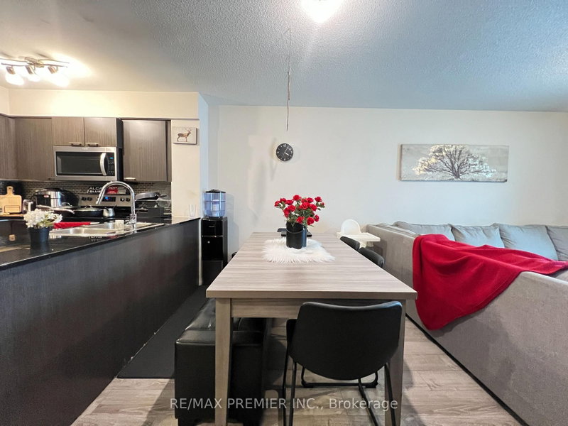 2150 Lawrence Ave E photo 5