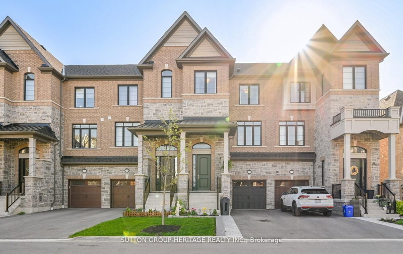 105 Dorian Drive, Whitby