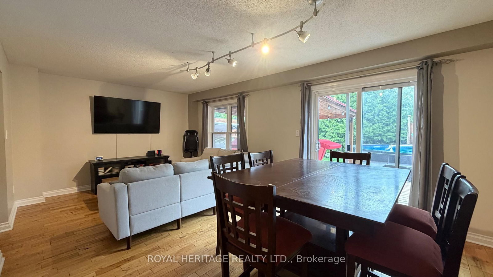 23 Hooper Square • Clarington, ON photo 19