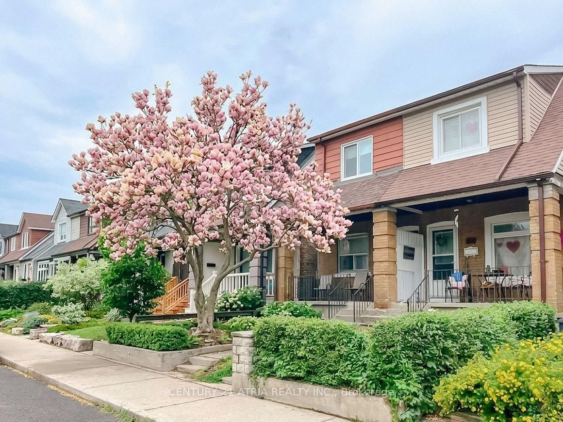 Semi-Detached House for sale at 63 Bastedo Avenue, Toronto, Ontario, M1T 1P5 - Woodbine Corridor - MLS: E13600320