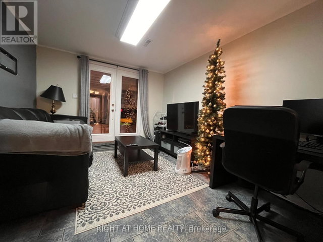 Lower - 70 Fairmeadow Place