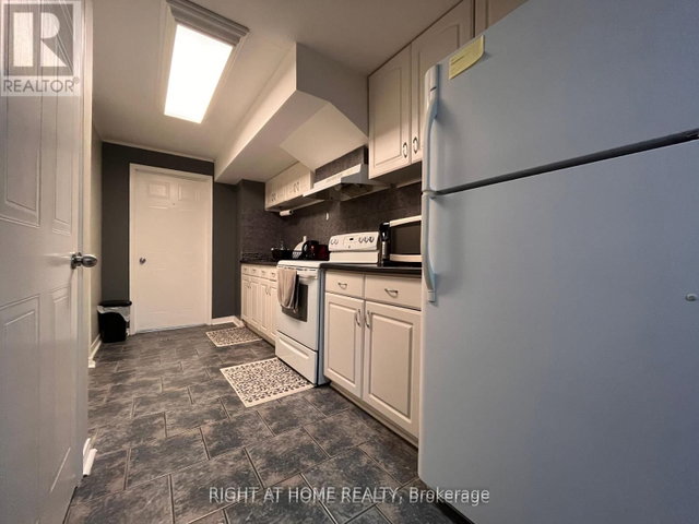 Lower - 70 Fairmeadow Place
