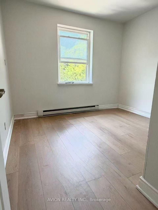 Unit 1 - 882 Broadview Avenue