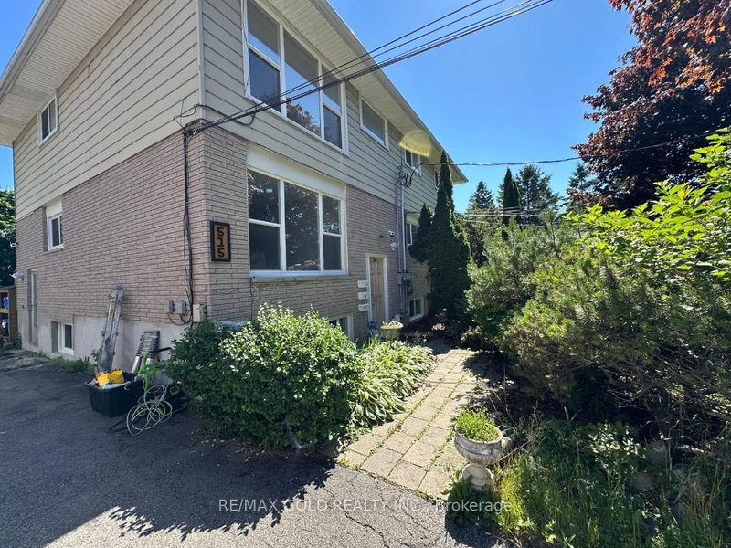 unit 2 ( Middle ) - 515 Stone Street
