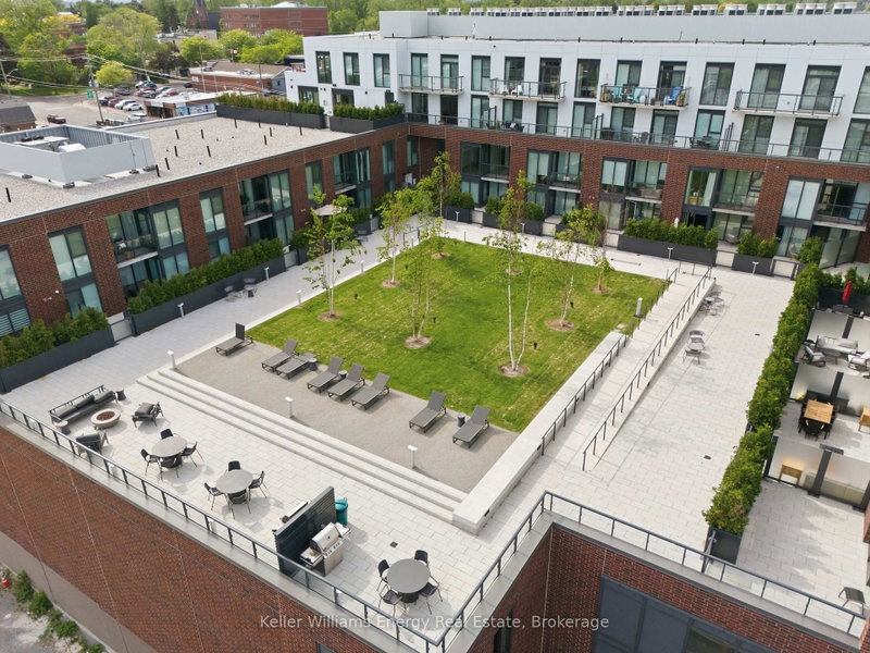 417 - 201 Brock Street S