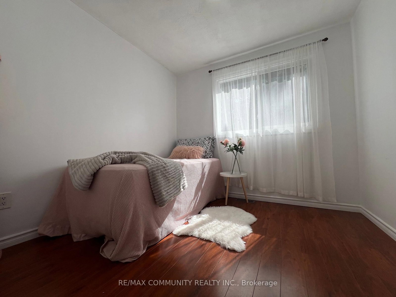 284 Sprucewood Court • Toronto, ON photo 10
