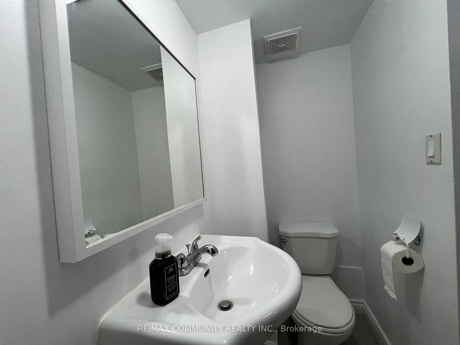 284 Sprucewood Court • Toronto, ON photo 17