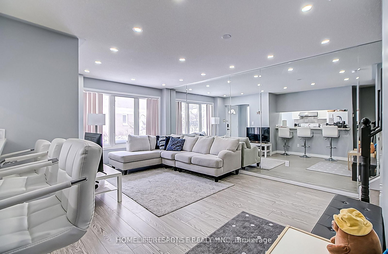911-29 Rosebank Drive, Toronto, ON, photo 3