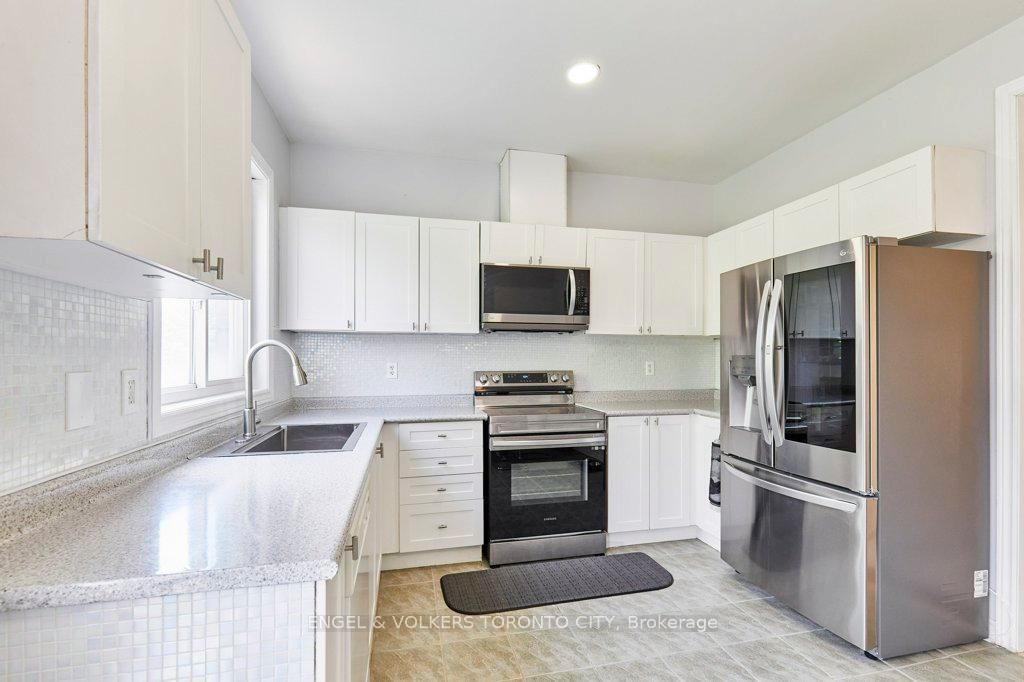94 Wilkie Lane • Ajax, ON photo 10