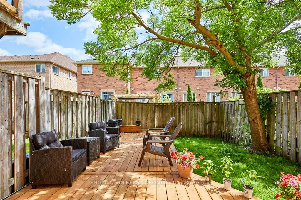 94 Wilkie Lane • Ajax, ON photo 3
