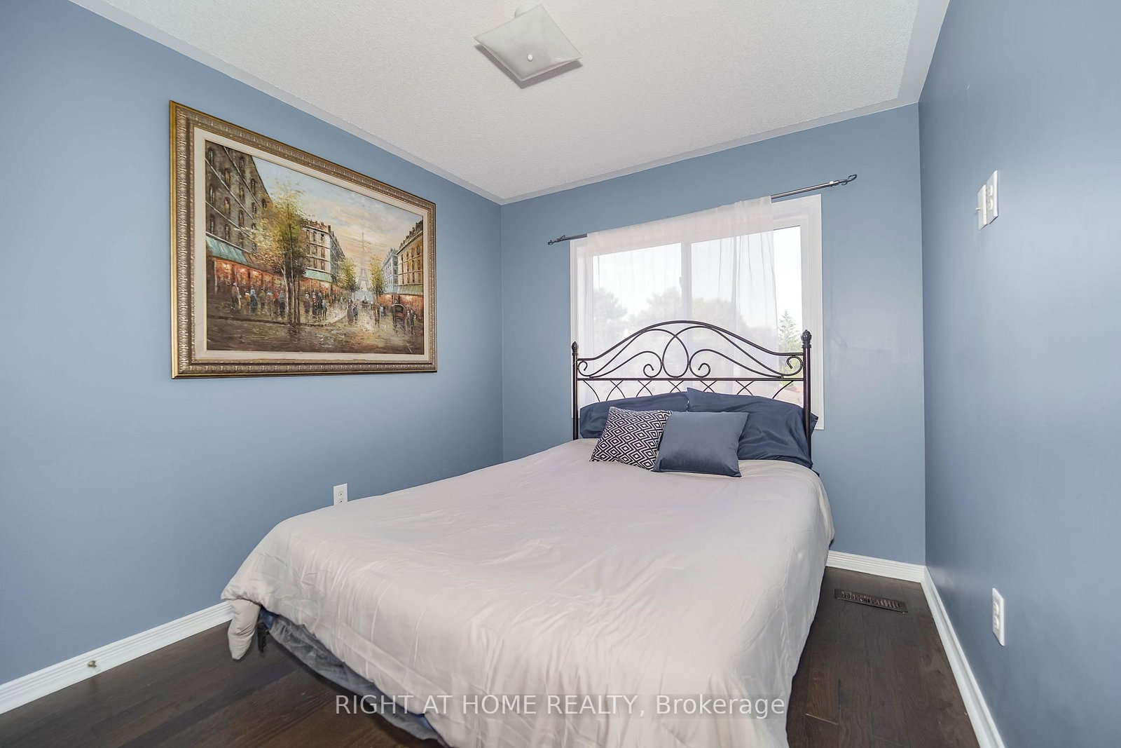 48 Curran Hall Crescent • Toronto, ON photo 10