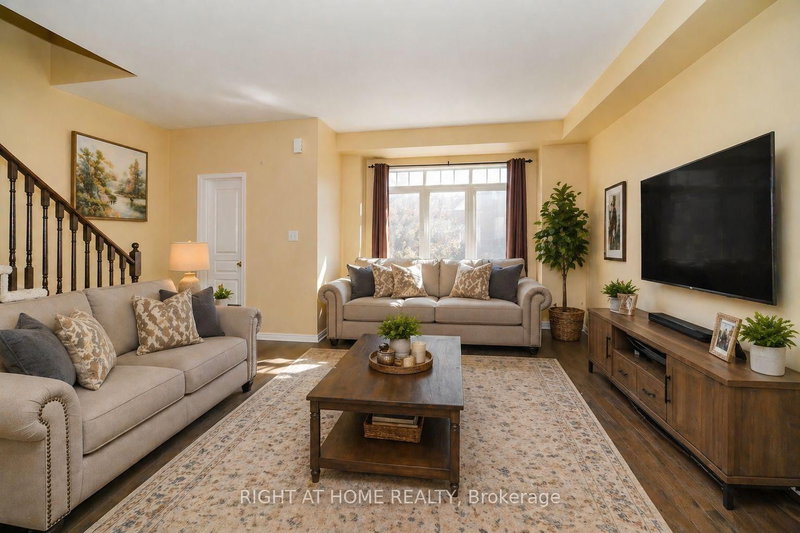 48 Curran Hall Crescent
