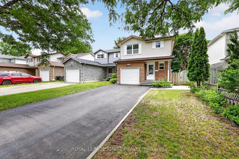1569 Norwill Crescent