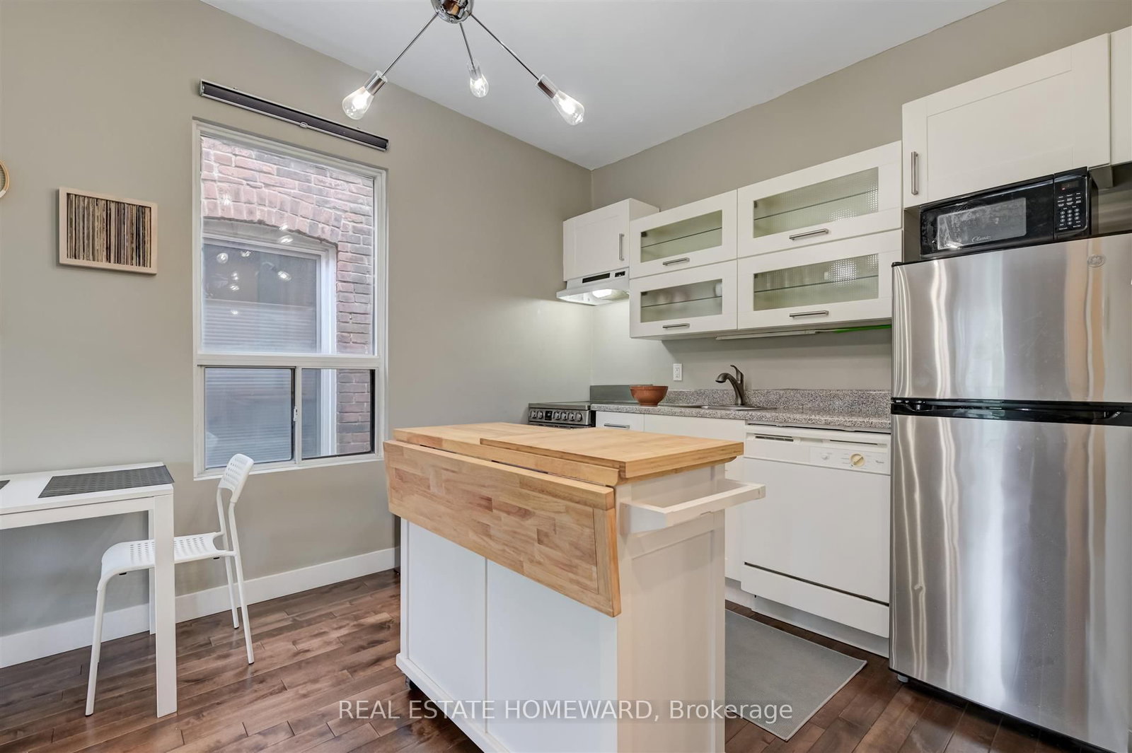 upper - 14 Ashdale Avenue, Toronto 3