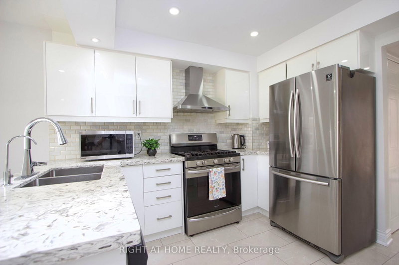 865 Attersley Drive
