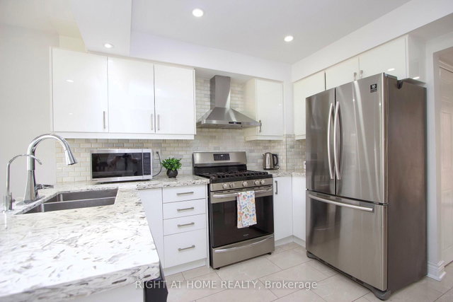 865 Attersley Drive