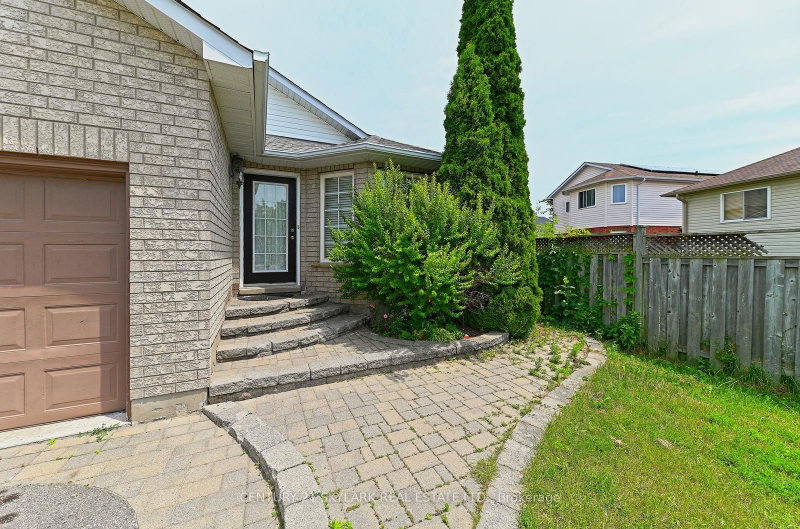 1922 Dalhousie Crescent